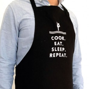 Kochschürze mit EAT BERLIN Logo - Nahansicht